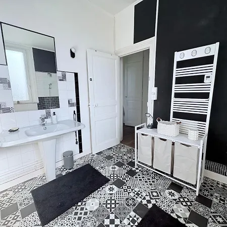 Hébergement de vacances Magnificent Bourgeois On Wooded Estate Charleville-Mézières