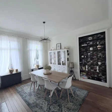 Hébergement de vacances Magnificent Bourgeois On Wooded Estate *