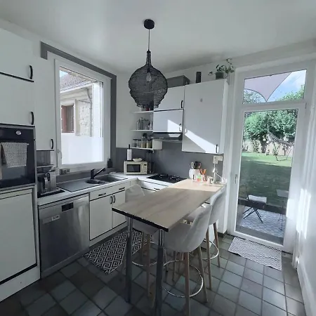 Magnificent Bourgeois On Wooded Estate