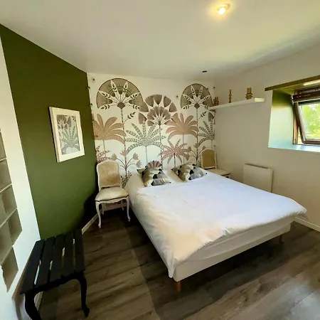 Magnificent Bourgeois On Wooded Estate