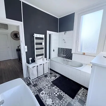 Magnificent Bourgeois On Wooded Estate