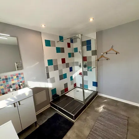 Magnificent Bourgeois On Wooded Estate *