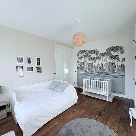 Magnificent Bourgeois On Wooded Estate Hébergement de vacances Charleville-Mézières