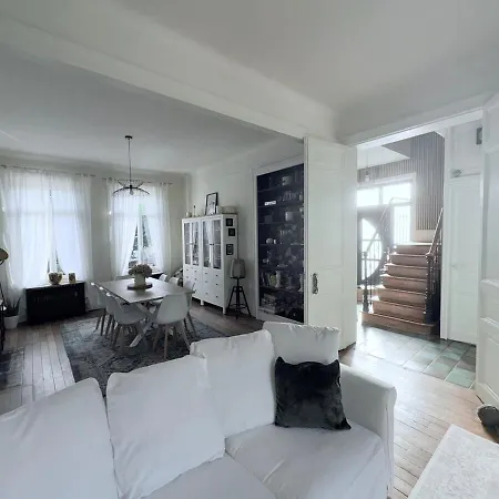 Hébergement de vacances Magnificent Bourgeois On Wooded Estate *